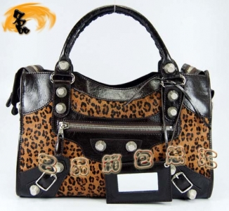 084332A BalenciagaC܇ ҆μ MţƤrŮ ɫ