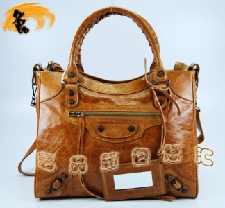 084616  BalenciagaC܇ ҆μ MţƤrŮ  ɫ
