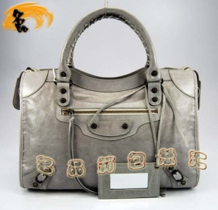 115748L  ҙC(j)܇(ch) Balenciagaμ M(jn)Ƥr(sh)Ů  \ɫ