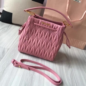 MiuMiuްƤռ{ ۹پW¿