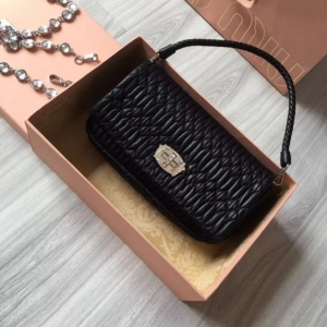 Miumiu 2017پW¿Ů @ʯ朗l б