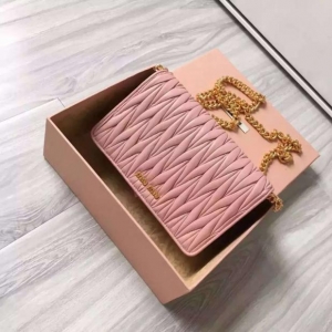 MiumiuбС MiumiuپWŮ¿Ƥ