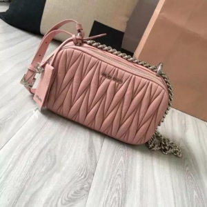 Miumiu 2017پW¿ ݳƷ MiumiuŮ