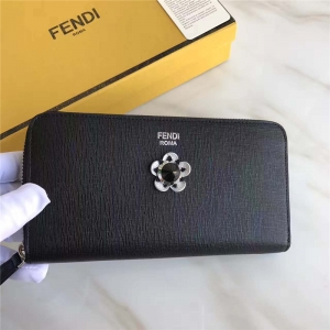 FENDI ҵ СţƤCRAYONS 2017¿ bpɫƤˮL(zhng)X ɫ