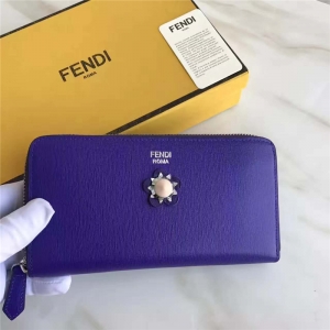FENDI ҵ СţƤCRAYONS 2017¿ bpɫƤﻨL(zhng)X {(ln)ɫ
