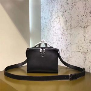 6238 FENDI ҵ L(zhng) СţƤ ʿ б ɫ