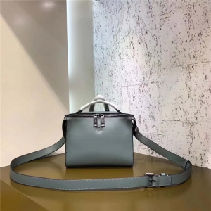6238 FENDI ҵ L(zhng) СţƤ ʿ б {(ln)ɫ
