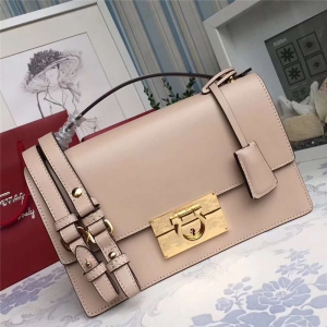21E099 FerragamoƸĽ ͹ŷ ̖ μ \