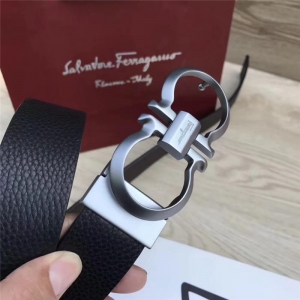 FerragamoĽ pԭƤ ʿb ̄e ֦yy