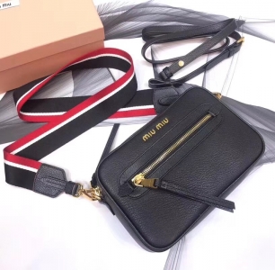 5BH116 MIUMIU¿C(j) ɽƤ L μб ɫ