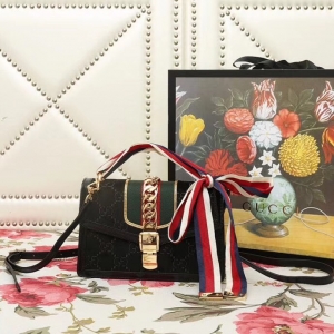 524405 GUCCI Sylvie¿ zqƴƤ Y μŮ ɫ