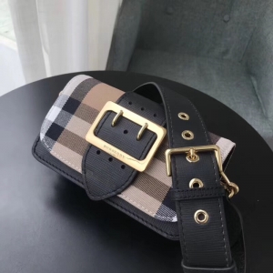 BurberryŮ ͌Ů WtӰ ͌ Burberryμ ɫ
