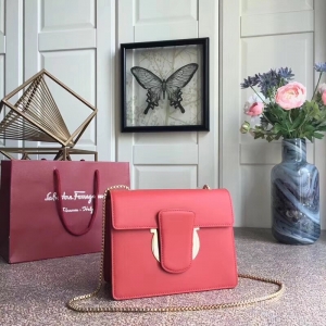 21F893 Ferragamoְ h ƸĽŮ СţƤ ̖ w朗l tɫ