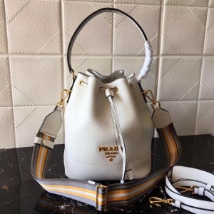 1BE018 PradaŮ СţƤ¹Ƥy _ KˮͰ Prada ɫ