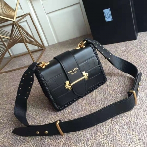 Prada cahierŮ {~yţƤ OӋ߅ _μб ɫ