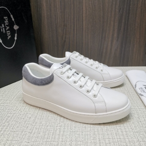 4E3544 Prada2020¿Ь PradaƤ\Ь _СЬ eЬ