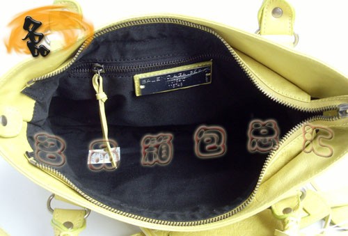 084331 BALENCIAGAr(sh)Ů ҙC(j)܇(ch) SɫţƤ б K