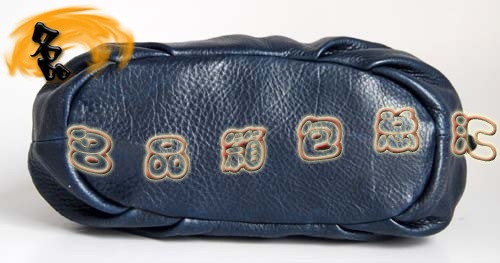 80060 ԭһһƷ|(zh) Prada¿ M(jn)ڸߙnţƤr(sh)Ů Pradaμ {(ln)ɫ