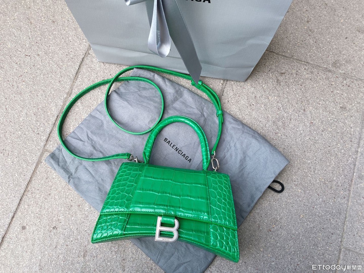 BALENCIAGA  DӛUvz